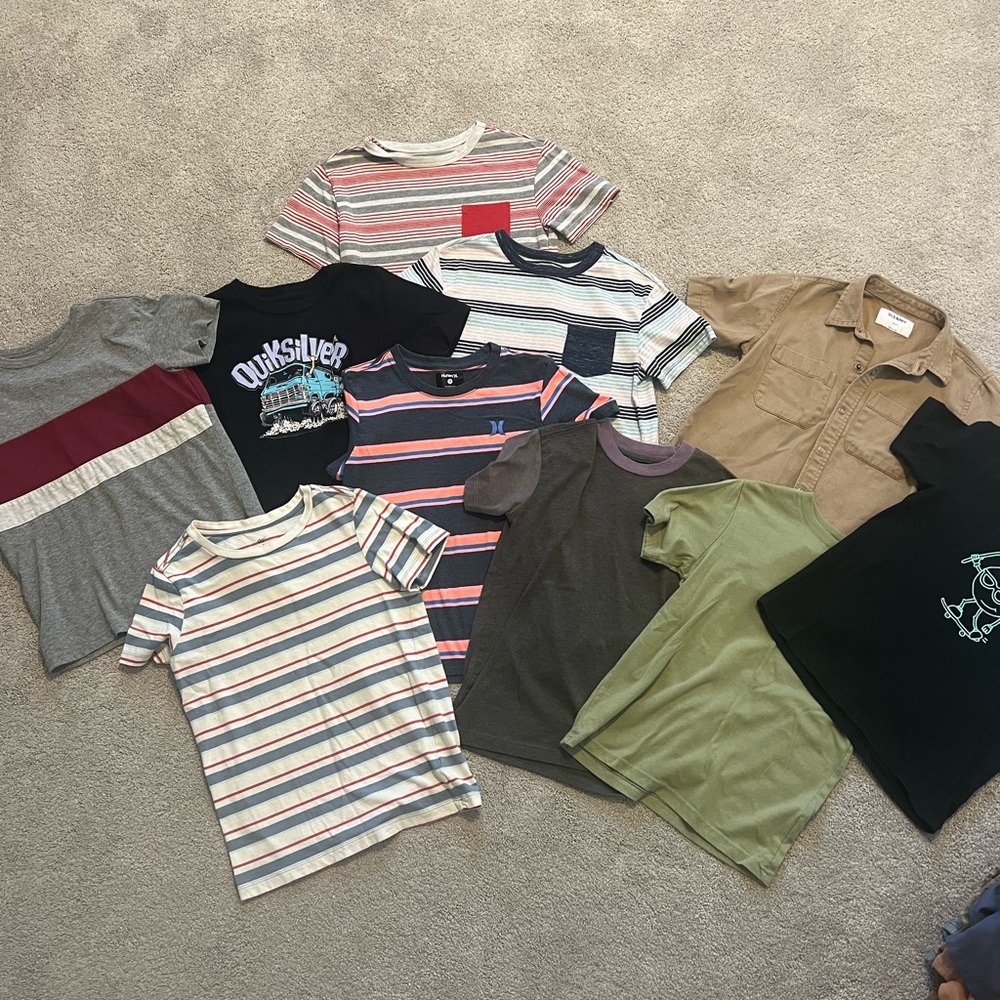Boys t-shirts size small 6-7.